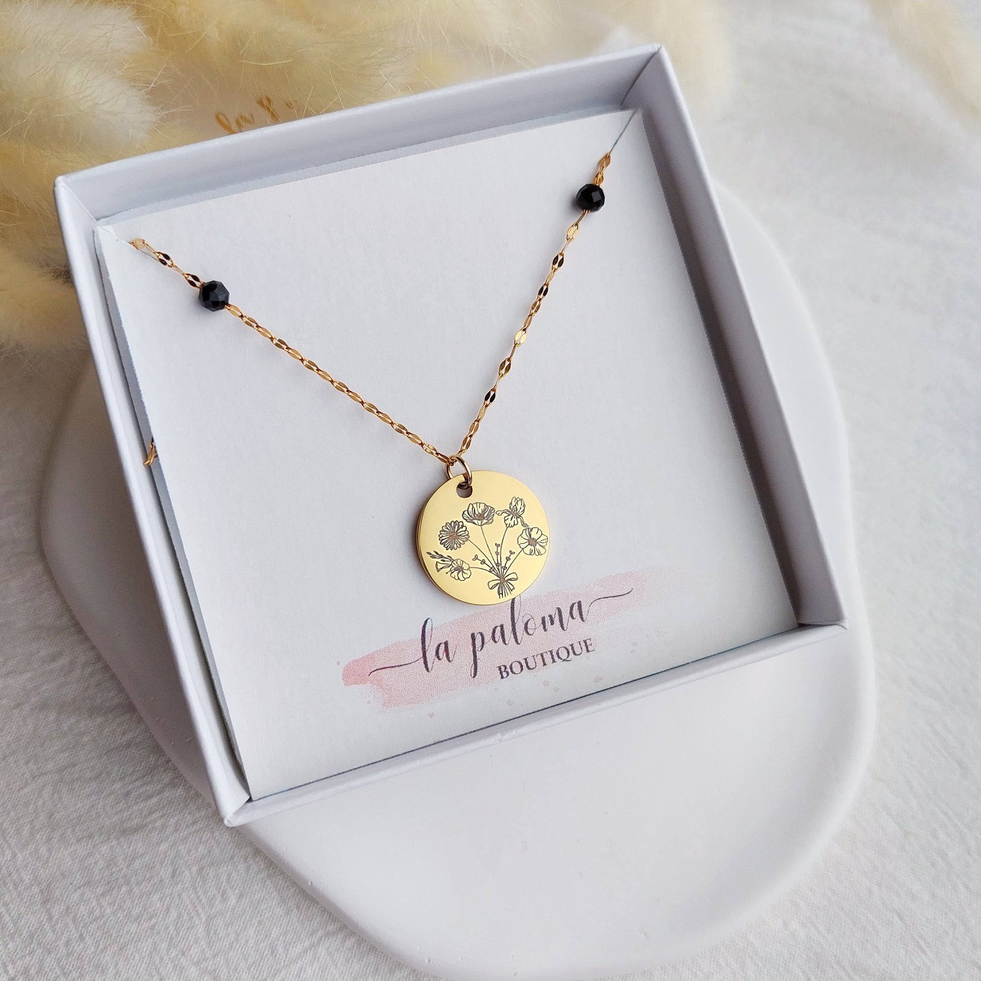 dāvana mammai vai vecmāmiņai ar bērnu mēnešu ziediem un vārdiem