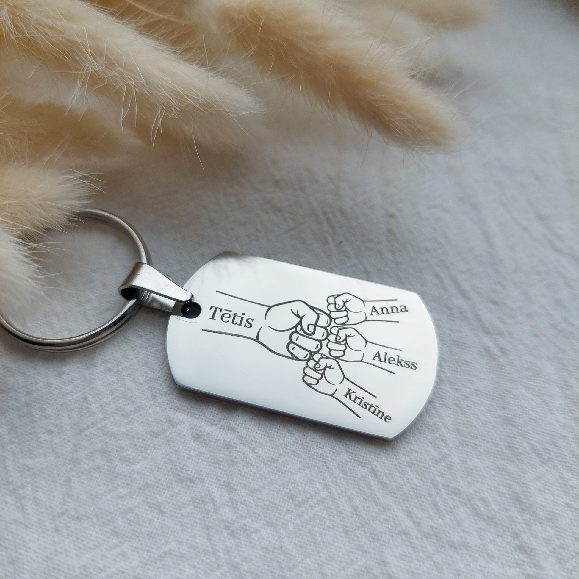 personalizēta dāvana tēvam tēu dienā, gravēts atslēgu piekariņš
