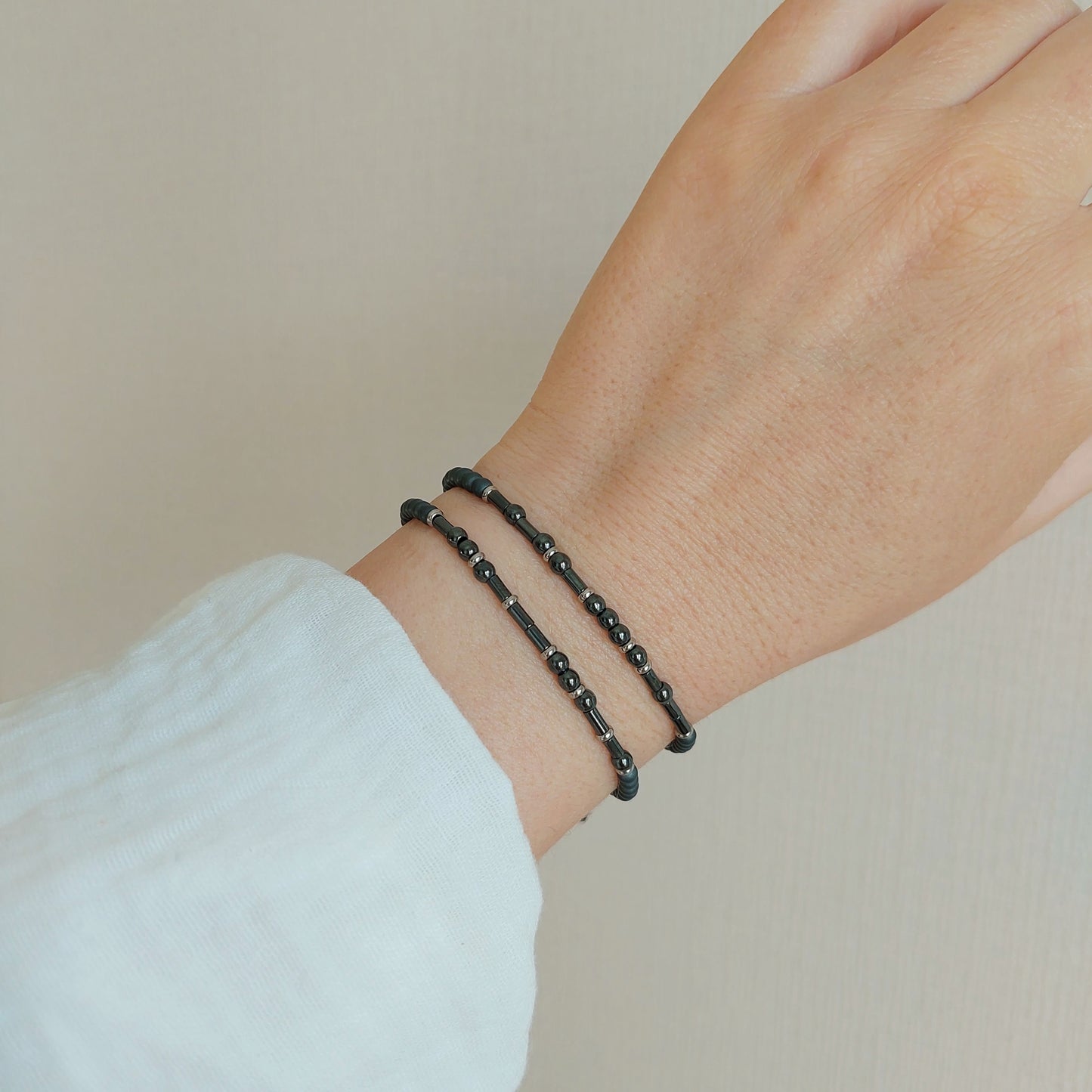 Divu rokassprādžu komplekts ar vārdiem, dāvana otrai pusītei