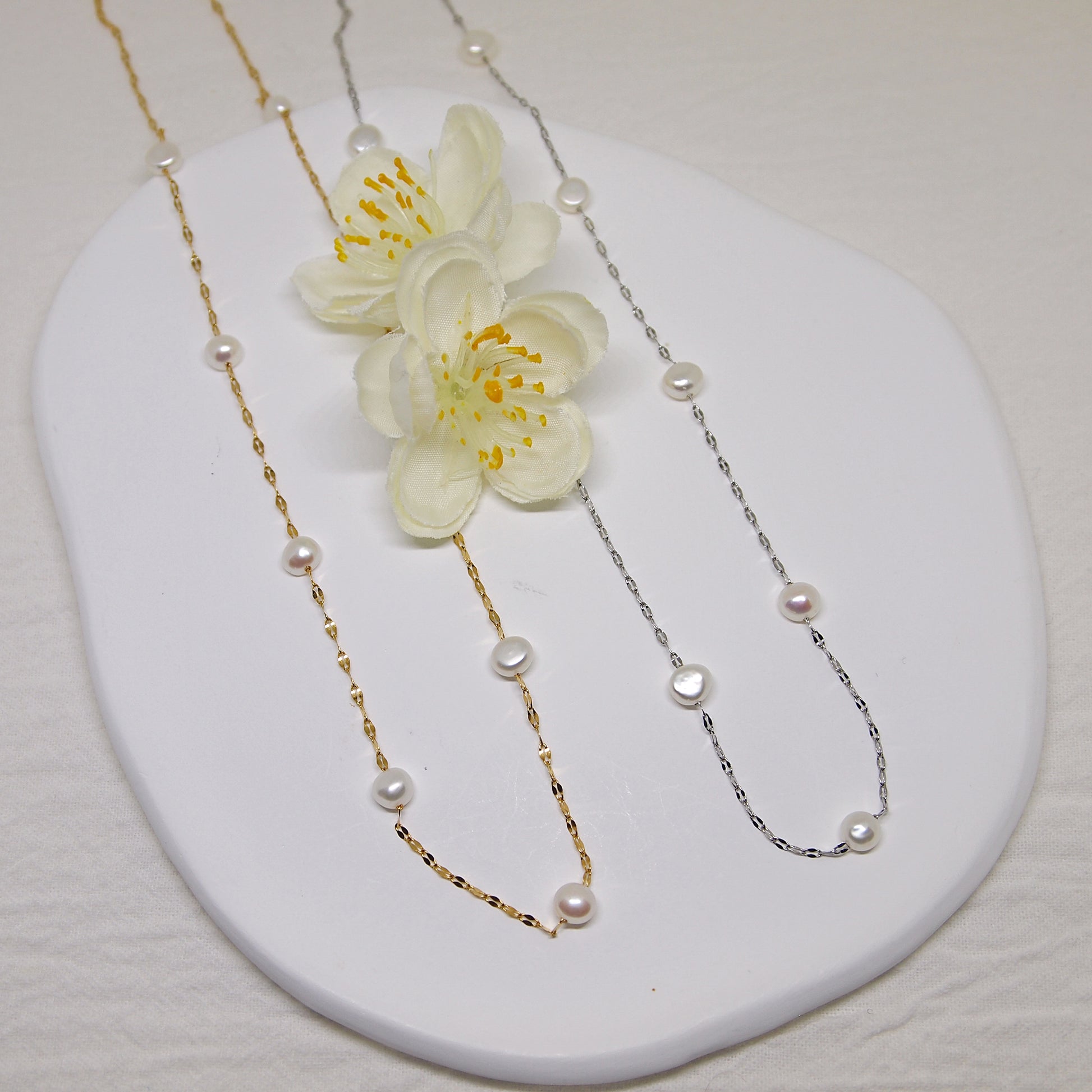 sieviešu kaklarota ar dabīgām saldudens pērlēm