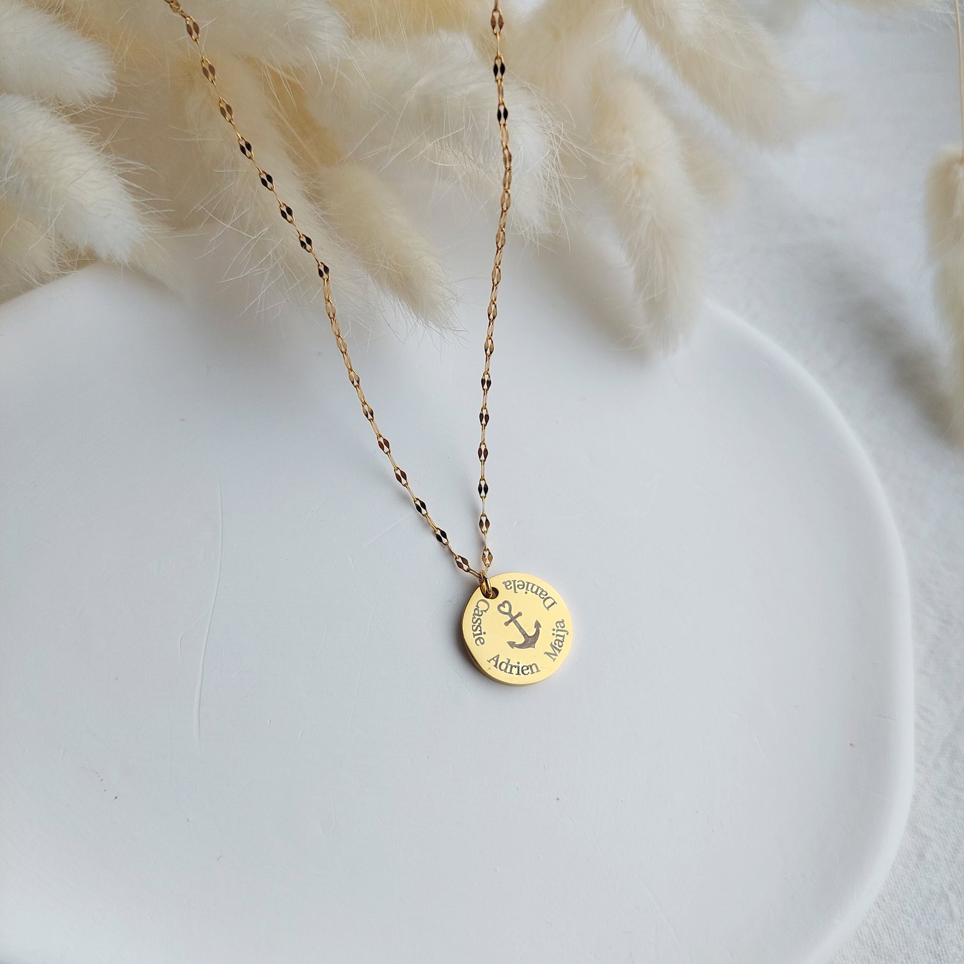 dāvana mammai mātes dienā, personalizēta ģimenes kaklarota