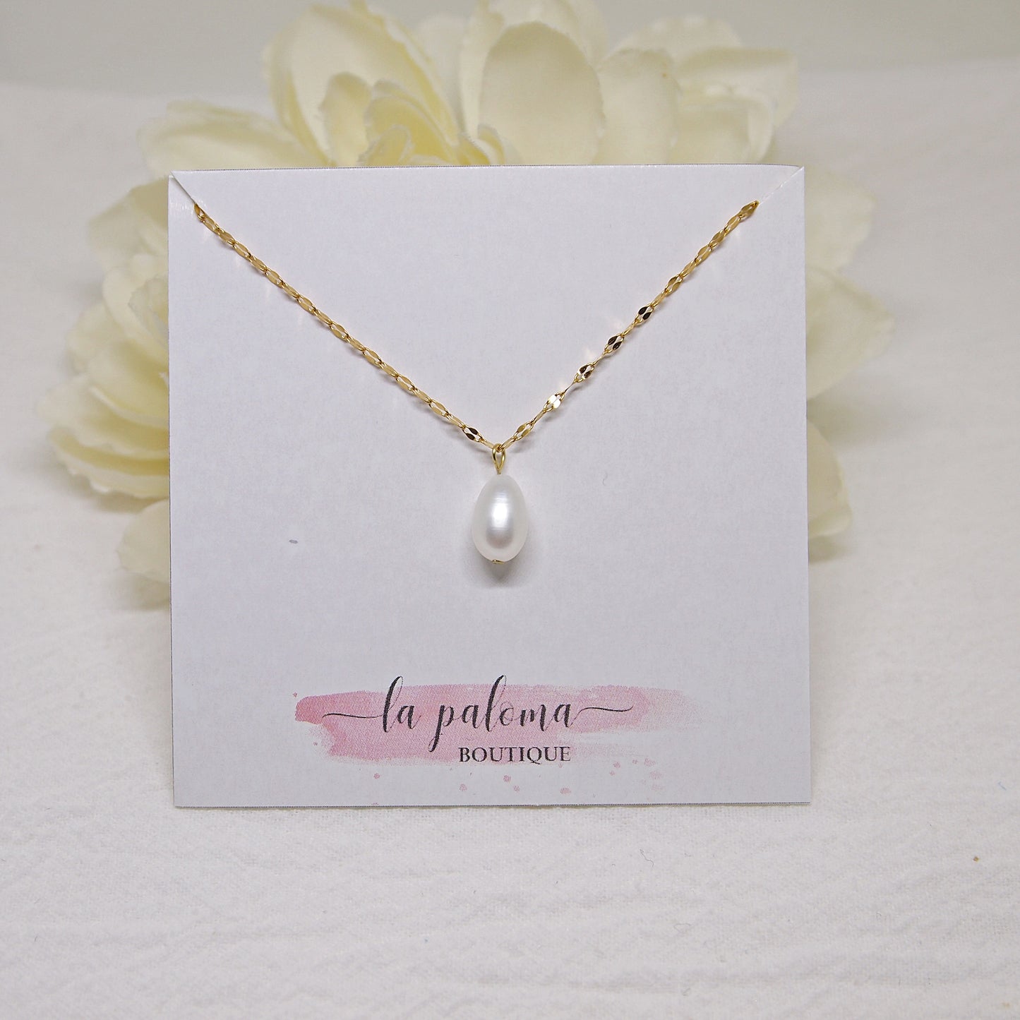 smalka ikdienas kaklarota ar dabīgo pērli