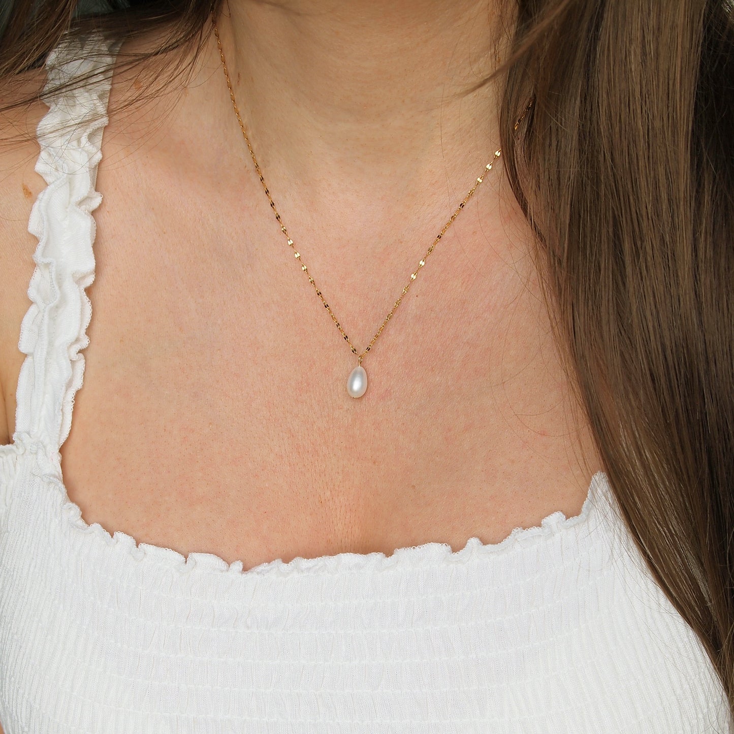 sieviešu kaklarota, smalka, ar dabīgās pērles piekariņu